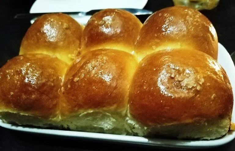 Phenomenal malted wheat rolls at Crawford and Son in Raleigh - nctriangledining.com