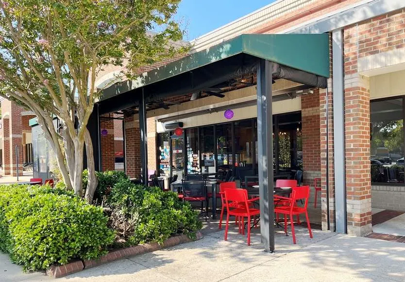 Front of Bella Monica and its covered patio in Raleigh - nctriangledining.com