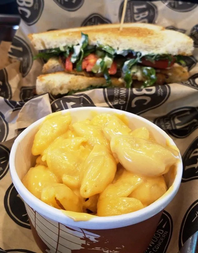 BLT with mac n cheese at Wilson's Eatery in Raleigh - nctriangledining.com