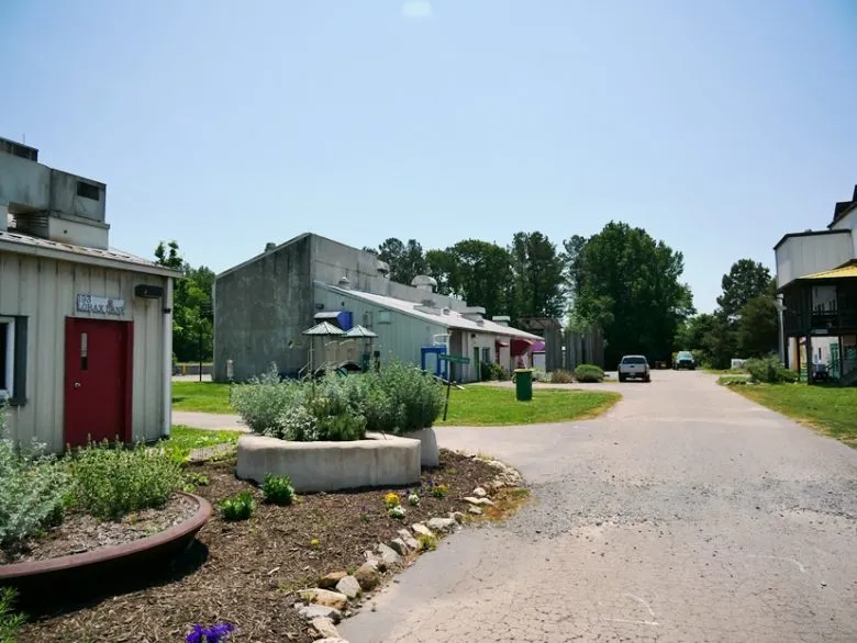 Entry to the Plant in Pittsboro - nctriangledining.com