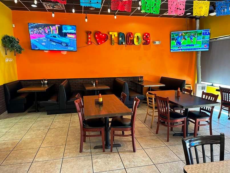 Dining area at Los Cuates in Raleigh - nctriangledining.com