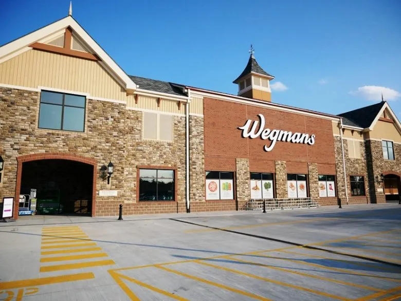 Front of Wegmans in Raleigh - nctriangledining.com