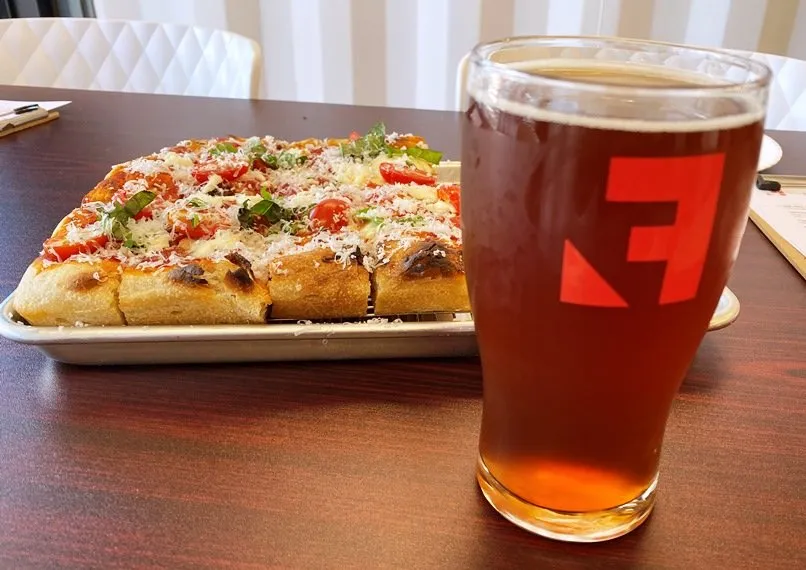Beer and pizza at Fullsteam RTP in Durham - nctriangledining.com