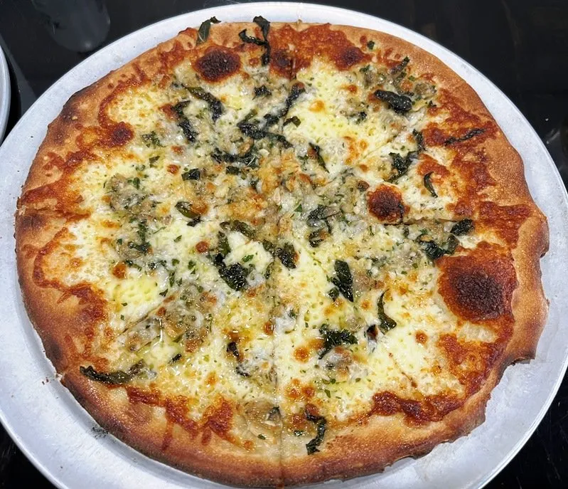 White garlic and clam pizza at V Pizza in Cary - nctriangledining.com