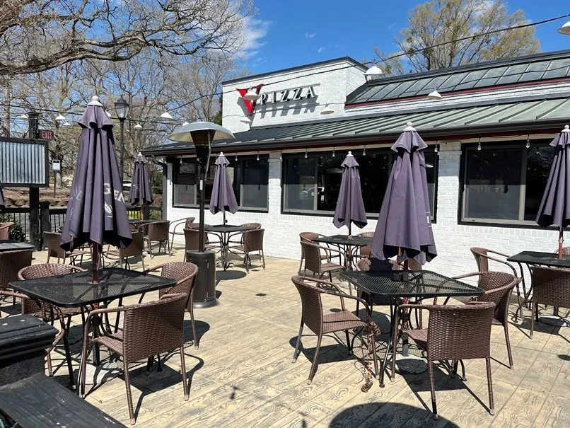Outdoor patio at V Pizza in Cary - nctriangledining.com