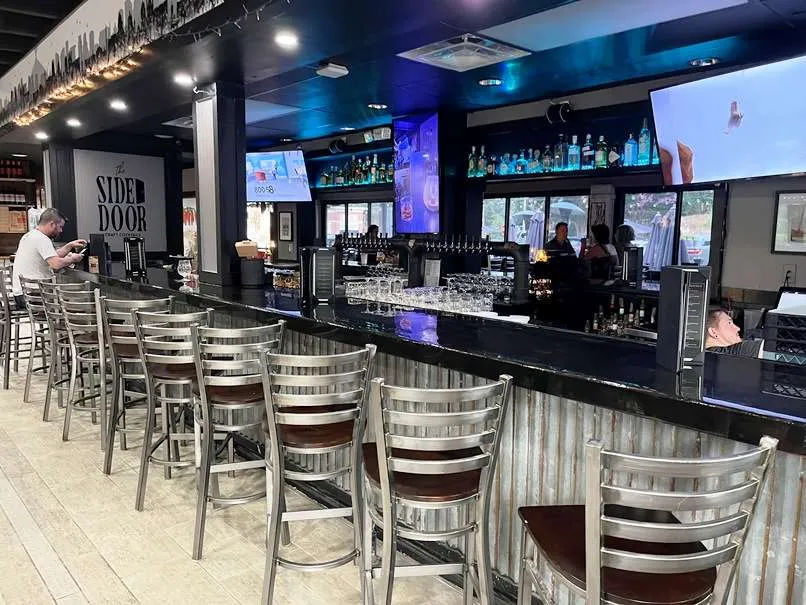 Side Door bar area at V Pizza in Cary - nctriangledining.com