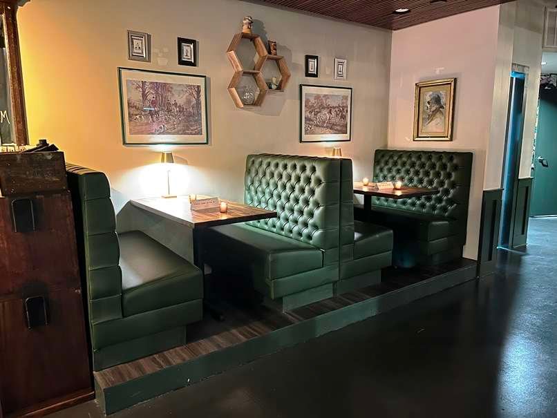 Booth seating at Gussie's, Raleigh - nctriangledining.com