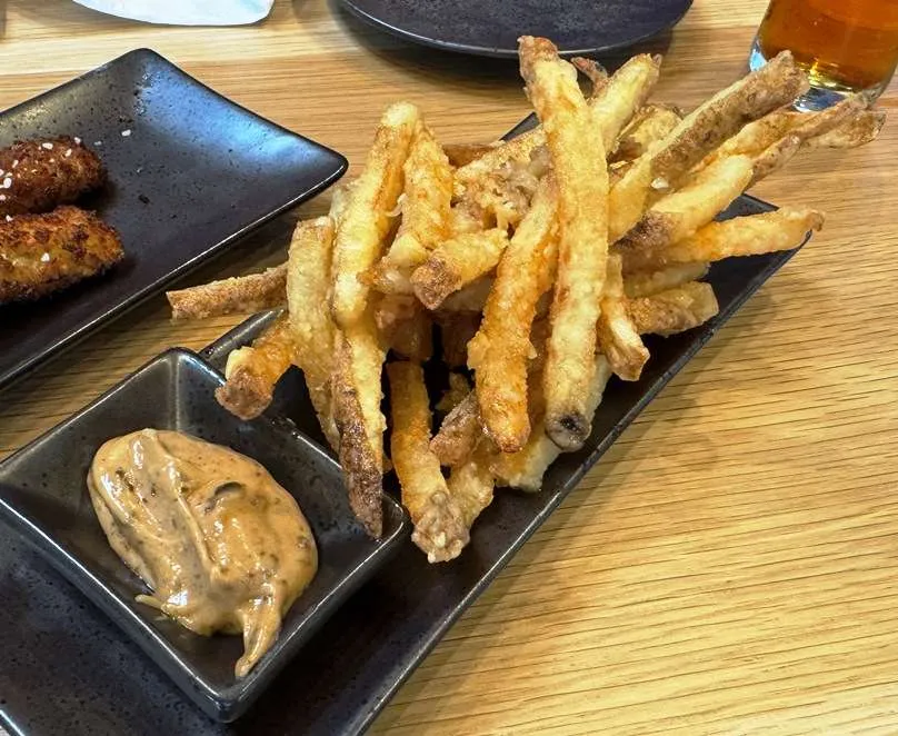 Garlic fries at Atomic Clock Brewing in Durham - nctriangledining.com