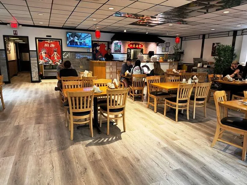 Dining room at Q Noodles in Cary - nctriangledining.com